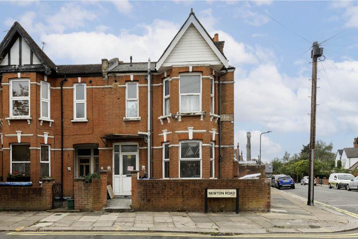 			3 Bedroom, 1 bath, 1 reception Flat			 Newton Road, Cricklewood